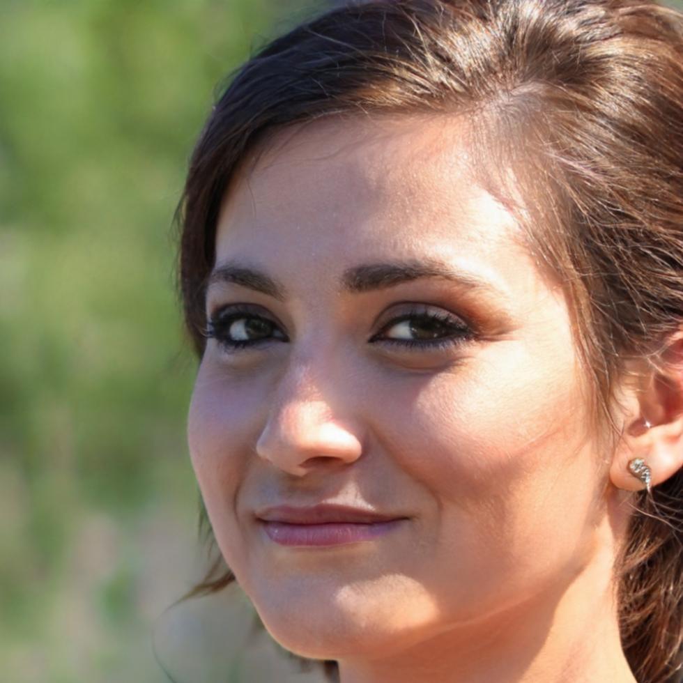 Portrait of Zara Chen, financial program graduate